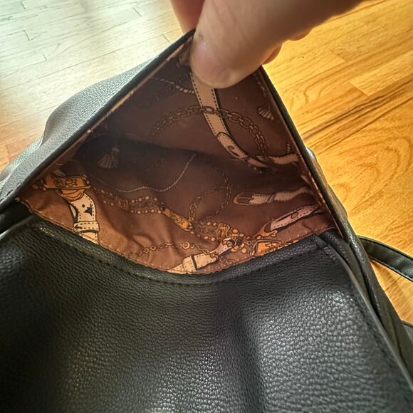 FAUX LEATHER x Women's Black Vegan Leather Backpack Purse WIth Gold Accents - Picture 5 of 9